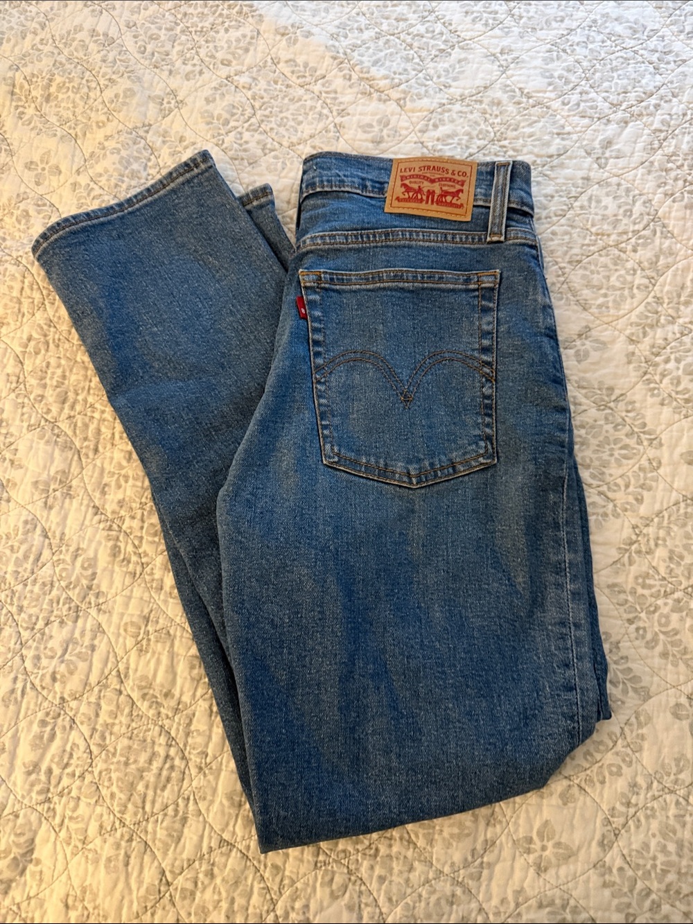 Levi's Straight Leg Medium Blue Denim Jeans